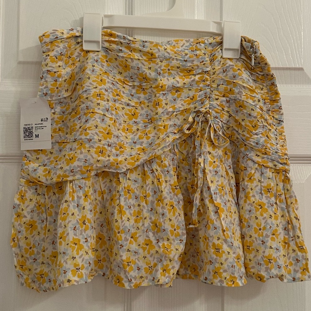 Forever 21 Yellow and White Floral Mini Skirt